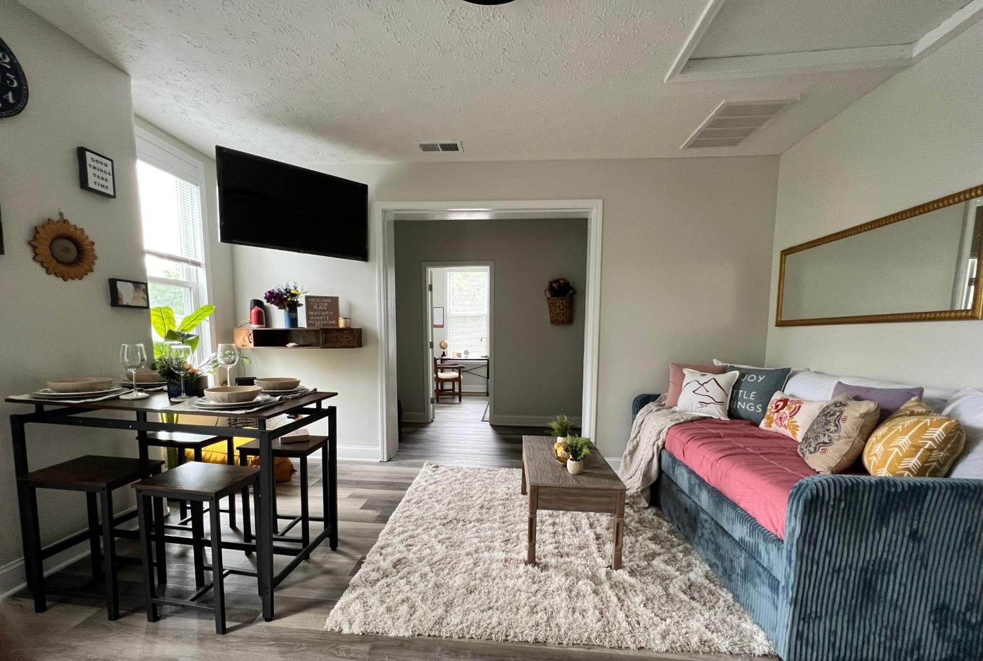 2 Lofts Downtown Louisville One Theater Room Екстериор снимка
