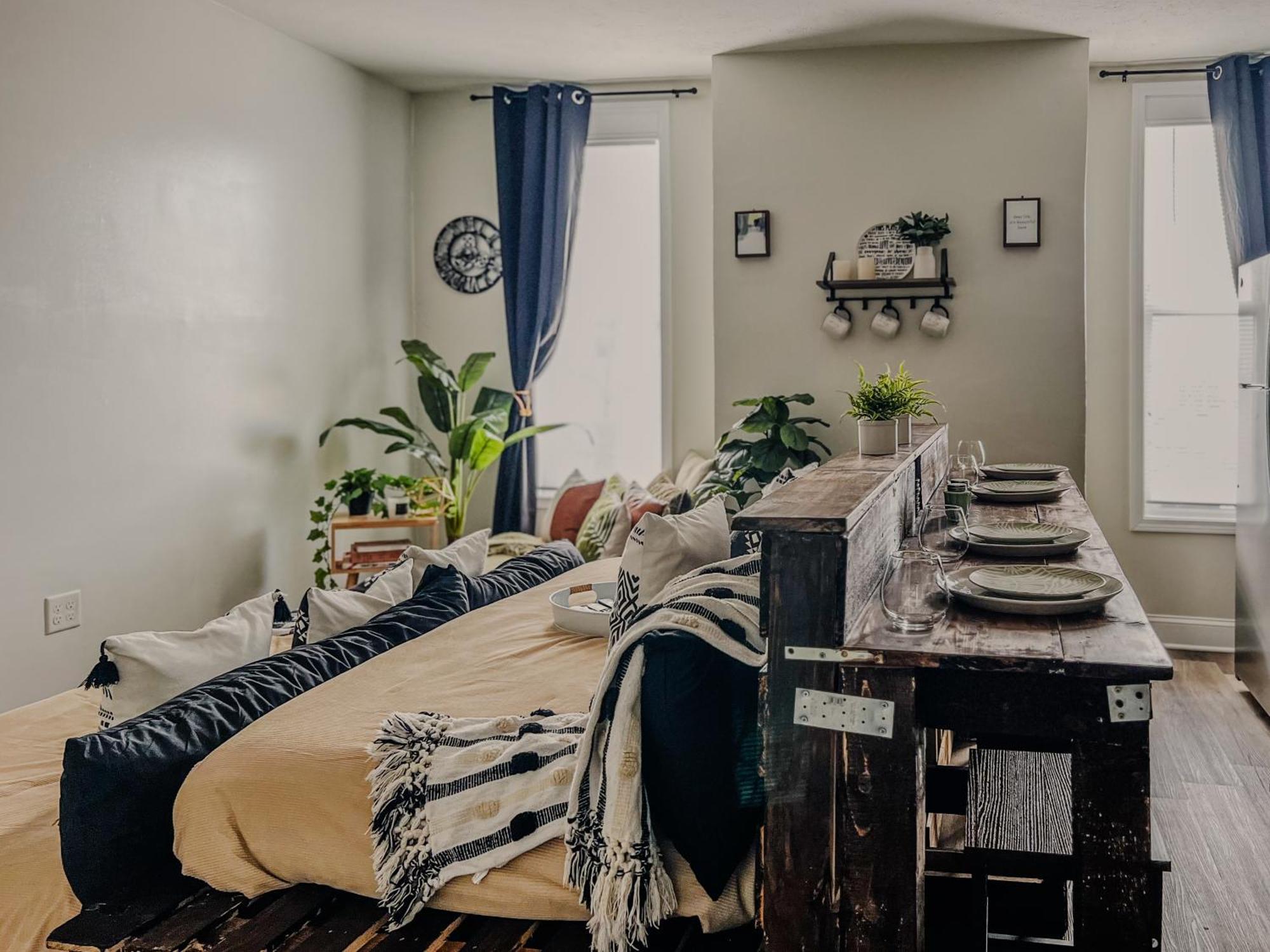 2 Lofts Downtown Louisville One Theater Room Екстериор снимка