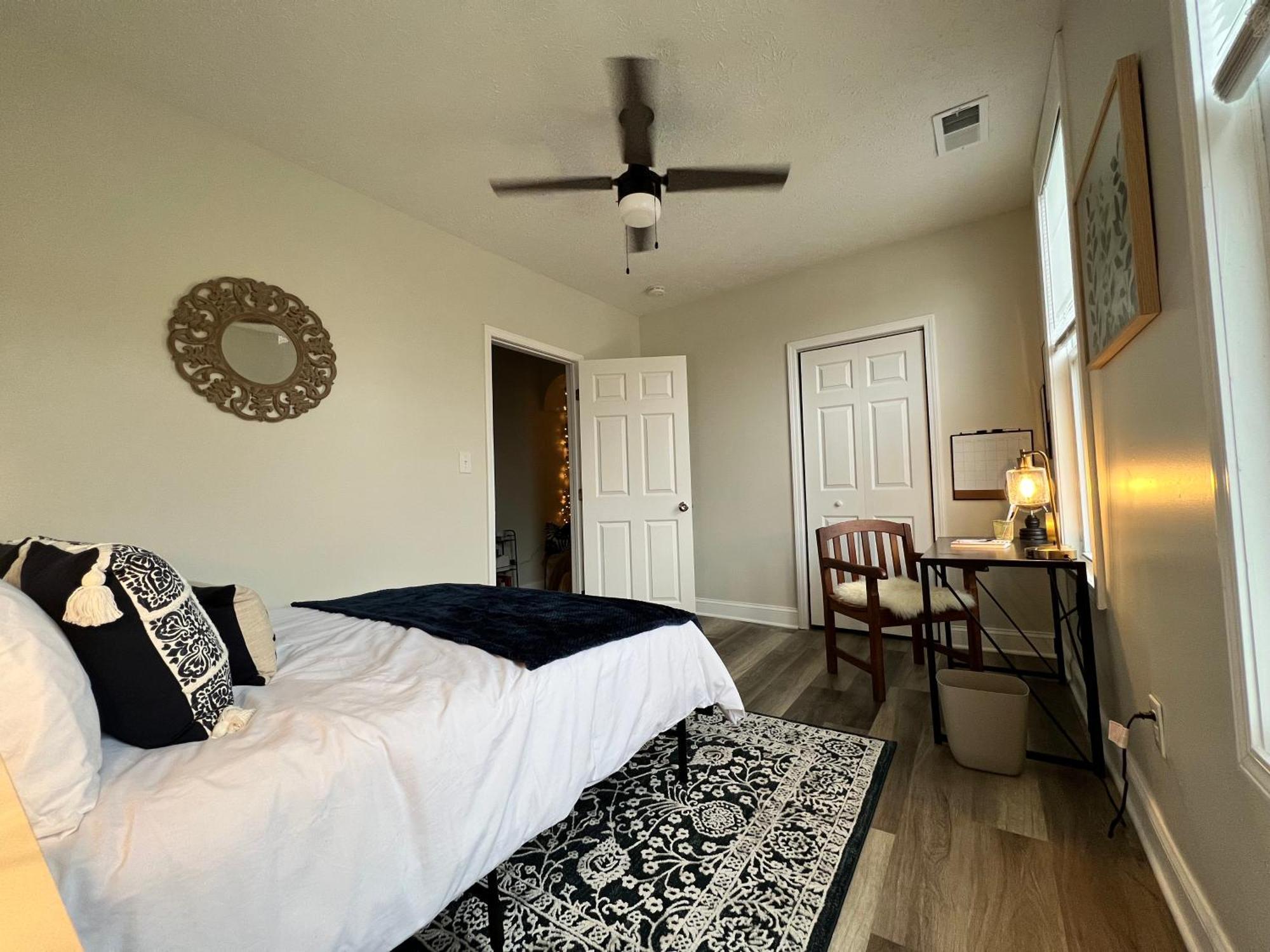 2 Lofts Downtown Louisville One Theater Room Екстериор снимка